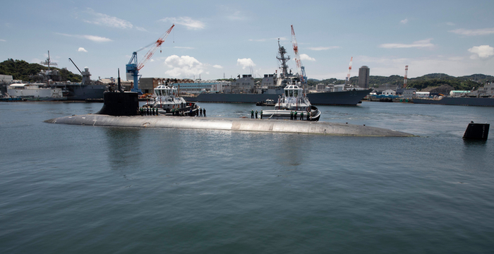 ，美国海军“海狼”级核潜艇“康涅狄格”号（SSN 22）在日本 图源：美国海军