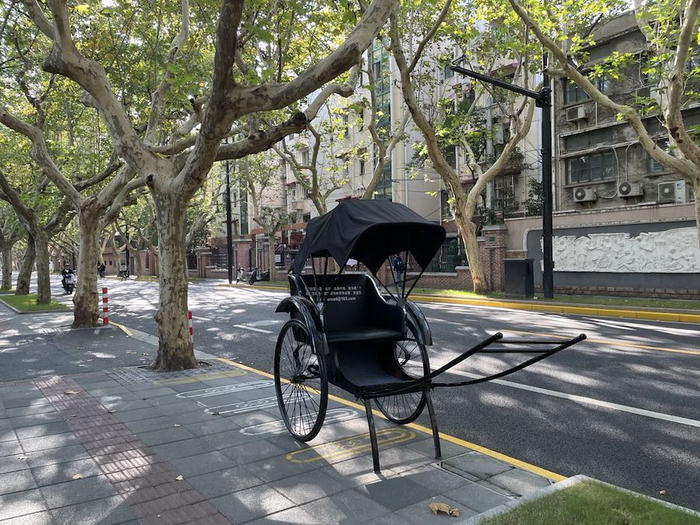 新华路边的黄包车 澎湃新闻记者 钱雪儿 拍摄