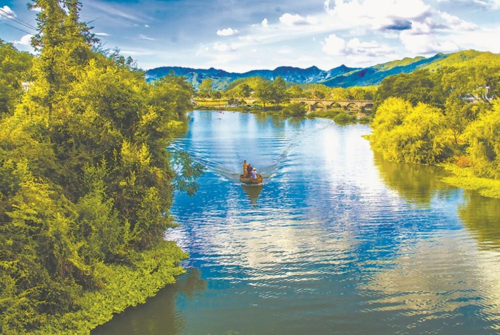 长汀县汀江小流域景色。（张杰 陈天长 摄）