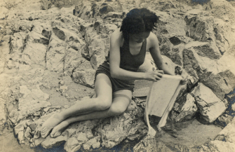 刘旭沧，女性人像作品，1930 年代，银盐纸基 , 印章