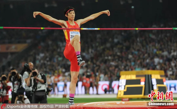  张国伟经典的“白鹤亮翅”。图片来源：Osports全体育图片社