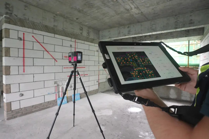 ▲测量机器人作业图