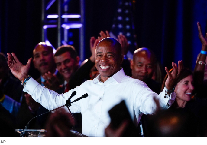 当地时间2日，埃里克·亚当斯在纽约市长竞选中胜出 图源：美联社