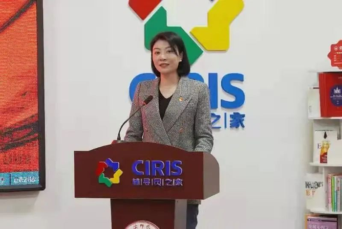 化学化工学院团委书记刘倩发言