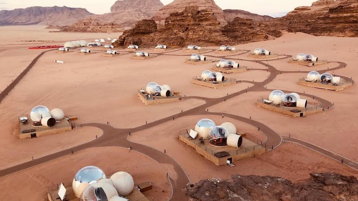 沙漠中的泡泡酒店。  资料图