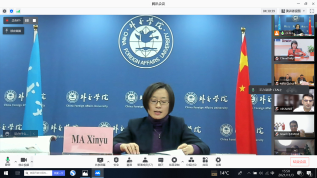 外交学院外事办公室主任马新宇主持颁奖典礼