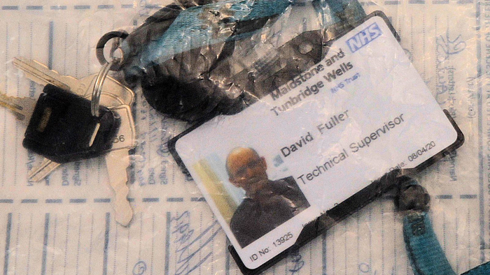 富勒的医院员工ID卡