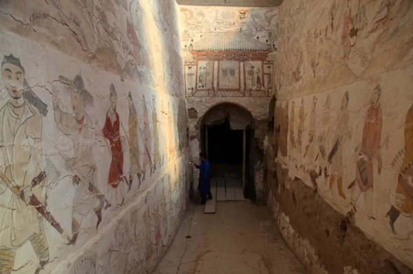 九原岗壁画墓发掘现场