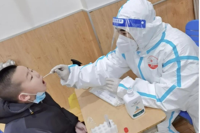 黑龙江中医药大学附属三院全力支援核酸检测。黑龙江中医药大学 供图