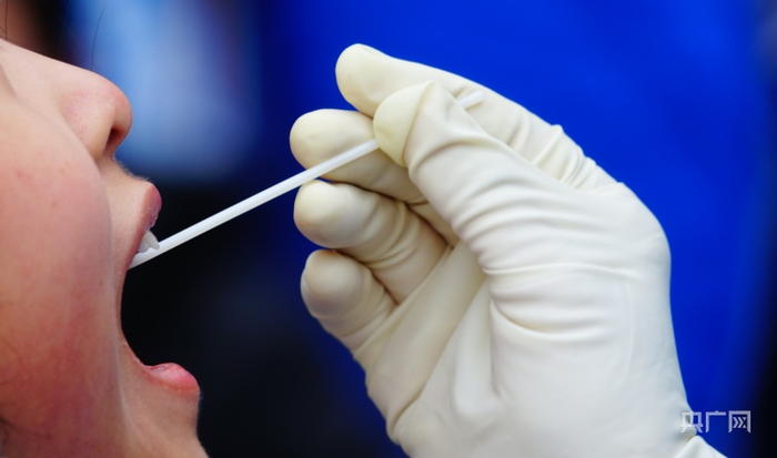 疫情过去明天更美好（央广网记者张海东摄）