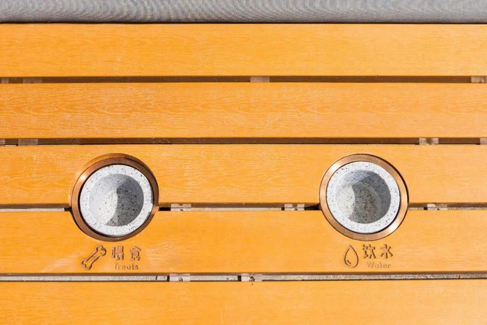 ▲商家设置了宠物专用的碗