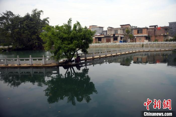 美丽的清潭。　蒋雪林 摄