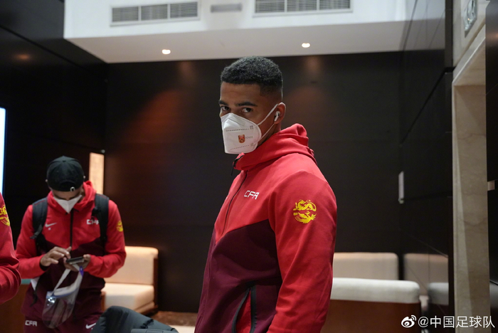 国足入籍中后卫蒋光太。