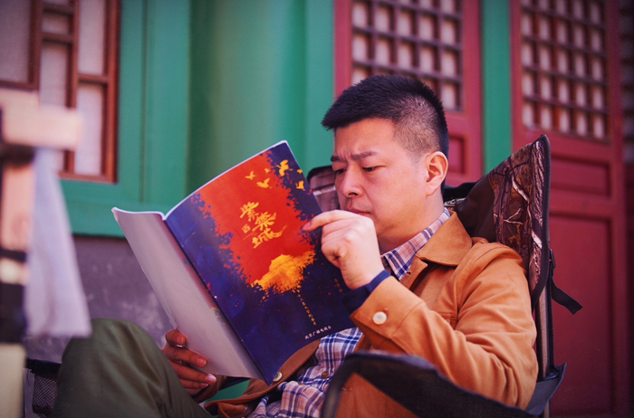吴志勇在《紫禁城》拍摄片场