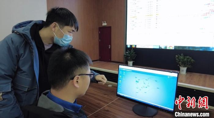 如遇汛期，海绵设施调度中心也可及时依据设置在全市各地的流量计以及气象部门的数据对可能发生的内涝进行及时预警。　李韵涵　摄