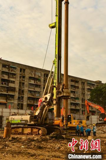 钻机启动 周子琪 摄