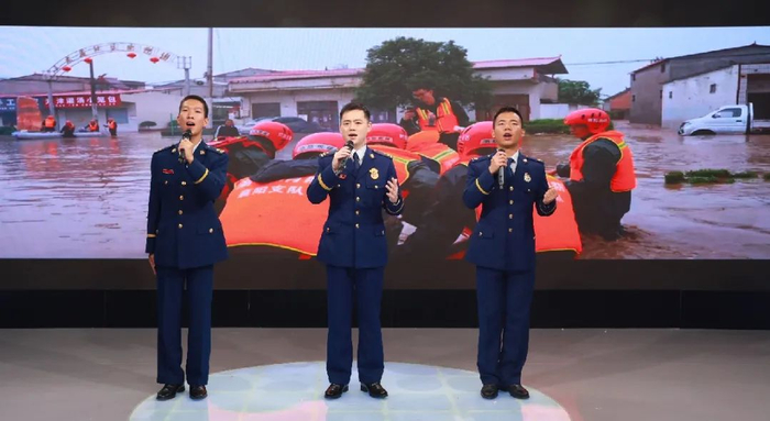 △// 歌曲 《来吧，坐在我肩上》