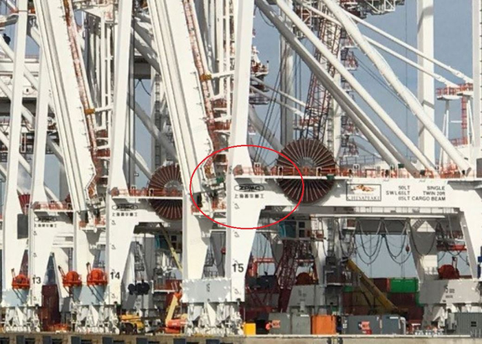 巴尔的摩港发布的背景图，放大后可见“上海振华”