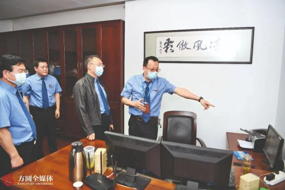 最高人民检察院副检察长杨春雷在2021年第一批跨省交叉巡回检察中对江苏省无锡市检察机关监狱检察履职情况进行了解。（来源：资料图片）