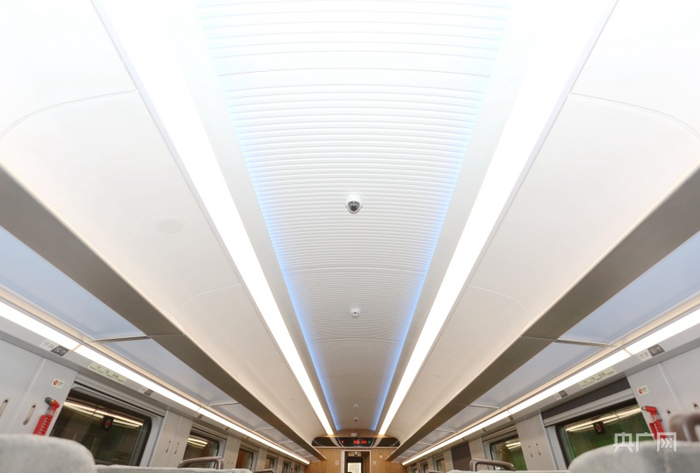 动力集中动车组内部（央广网发 国铁济南局供图）