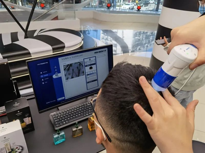 △丝芙兰等实体店中有免费的头皮检测服务