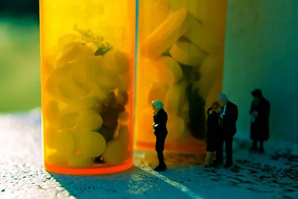 致幻药物或有治疗潜力，但监管能跟上吗？|《自然》长文