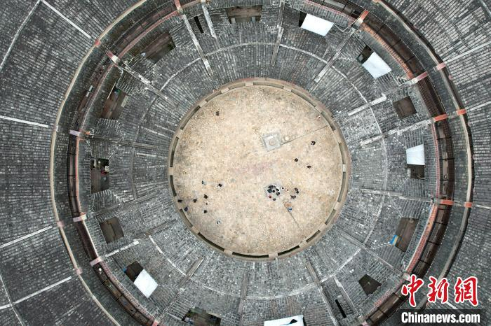 空中鸟瞰二宜楼。　王东明 摄