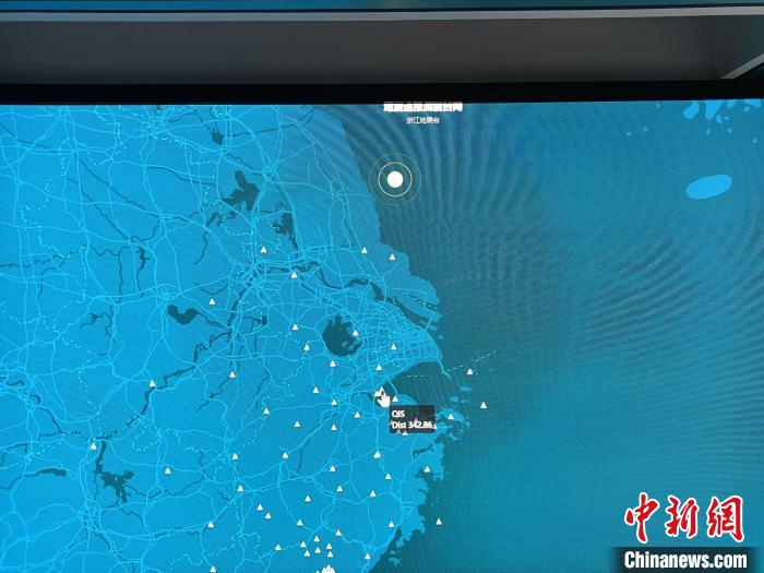 浙江省地震局监测大屏。　魏嫣然 摄