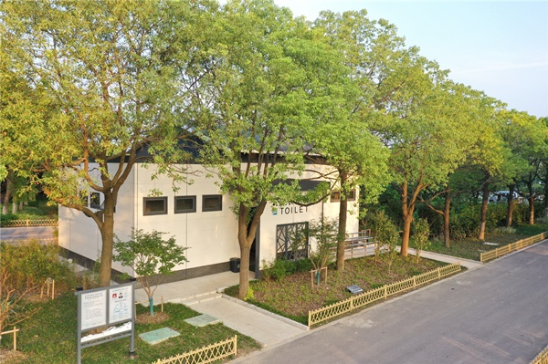 张浦镇金华村3A公厕（央广网发 唐修国摄）