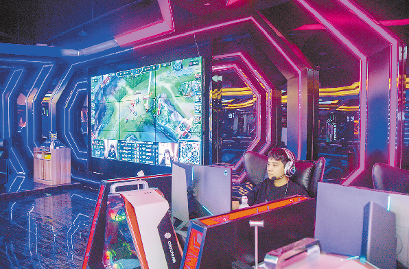 电竞选手在训练。