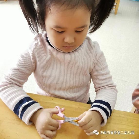 学习剪纸艺术，弘扬传统文化——济南育贤第二幼儿园剪纸特色活动|济南市|孩子|深深|窗花_新浪新闻