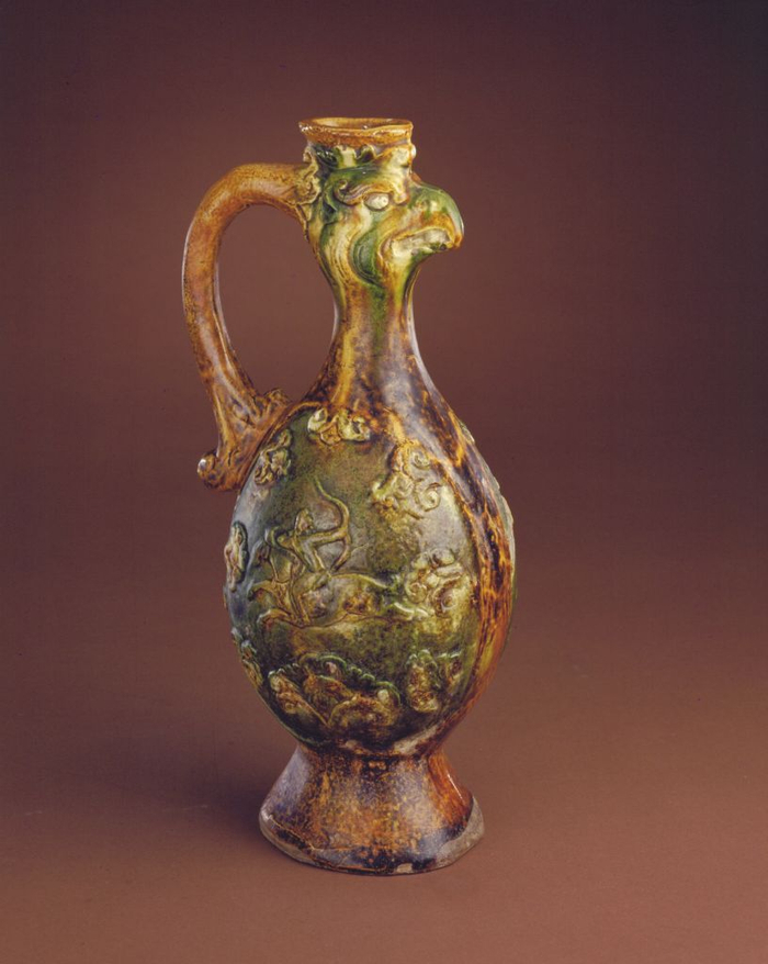 三彩凤首壶  唐  故宫博物院藏