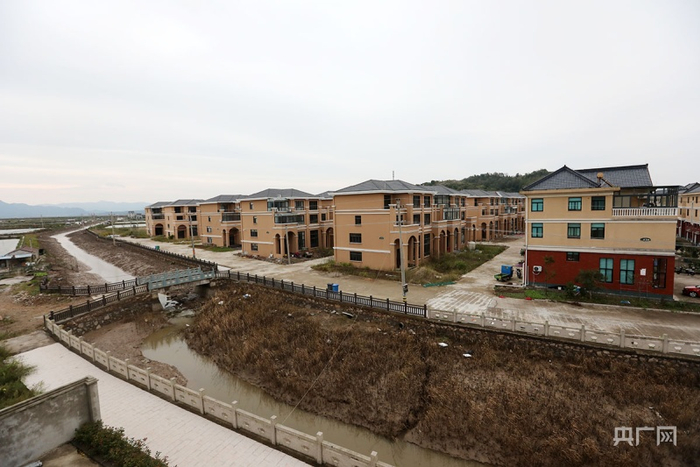 涛头村村民盖起了新房（央广网记者 魏炜 摄）