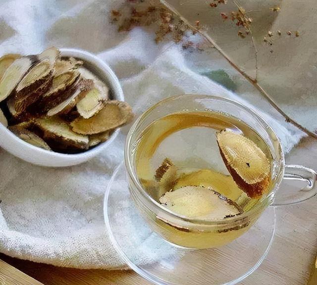 喝黄芪水会有什么副作用和危害（喝黄芪水会有什么副作用）