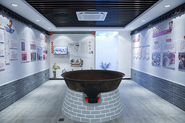 图说：张桥非遗展示馆大铁锅