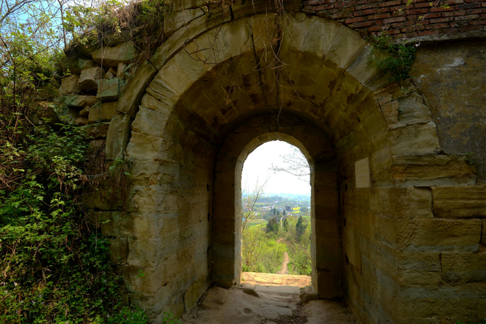 三多寨东寨门内远眺