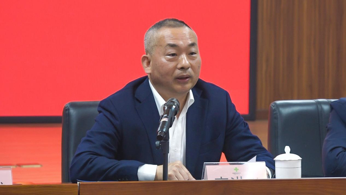 重庆市供销合作总社党委书记、主任李洪义发言（央广网发 重庆供销合作社供图）