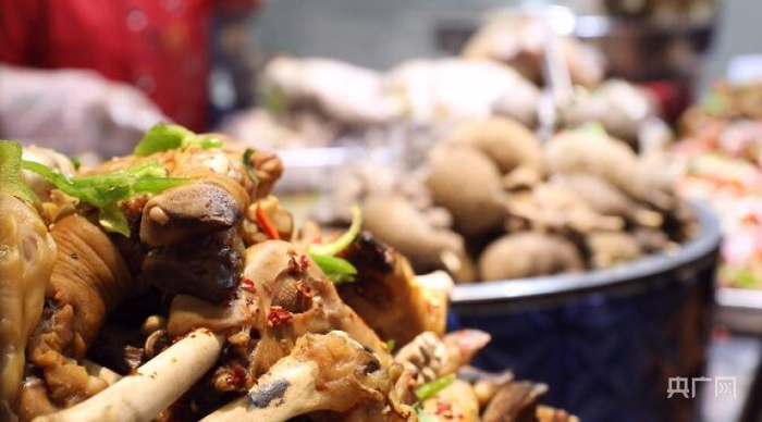 墨玉美食胡辣羊蹄。央广网发