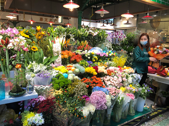 乌中市集一楼的沿街花店