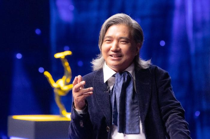 微笑版《顾拜旦》作者，著名雕塑家，中国美术馆馆长吴为山