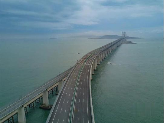 平潭海峡公铁大桥图片来源：新华社
