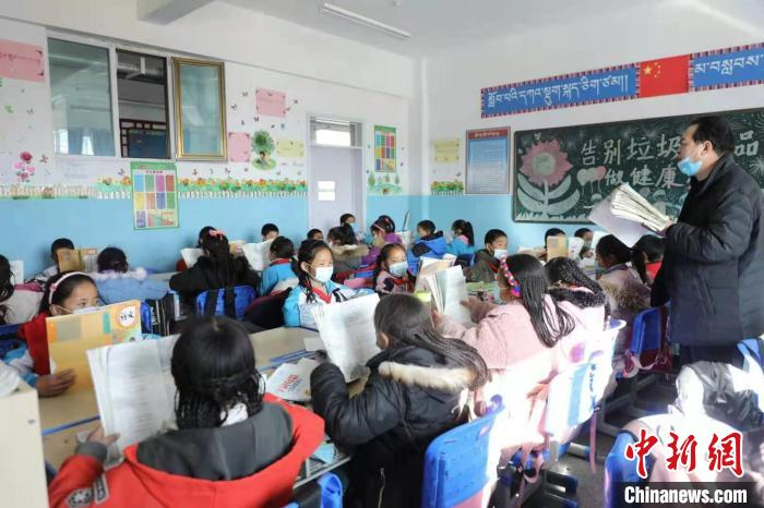 图为常牧镇寄宿制小学曲丹峪教学点。 颜军 摄