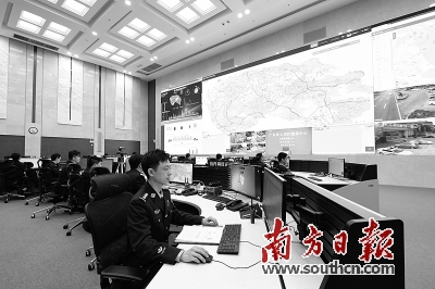 “智慧新指挥”进一步提升接处警工作效能。何建文 摄