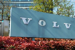 啥情况！沃尔沃旗舰混动车型爆燃，官方紧急回应：正配合调查，后续会公布结果！新能源车安全频敲警钟