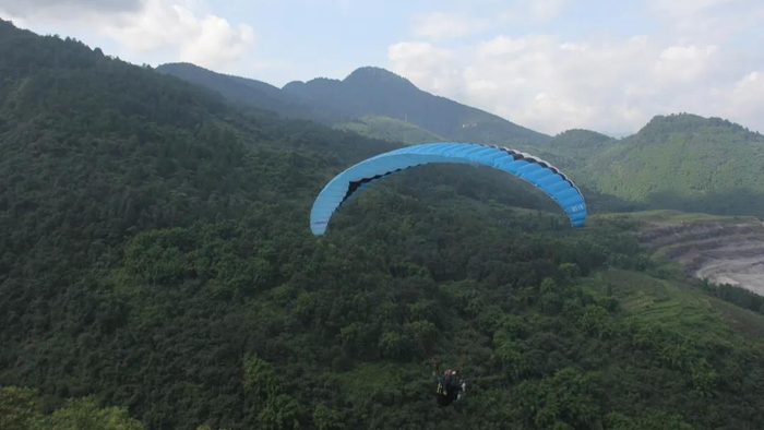 黑山谷滑翔伞飞行营地（央广网发 万盛经开区文旅局供图）