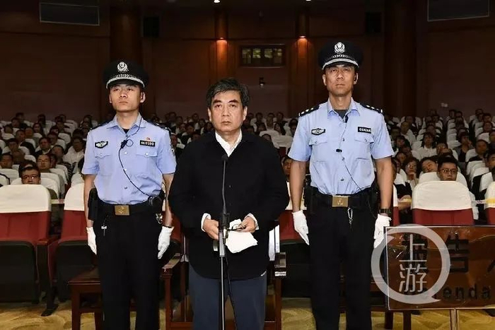 2019年5月，庭审中的辛耀峰。/西安中院