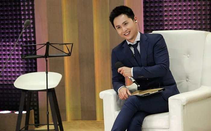 边江参与湖南卫视《声临其境》录制