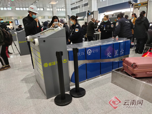 提质改造后的昆明站北广场 杨柳 摄