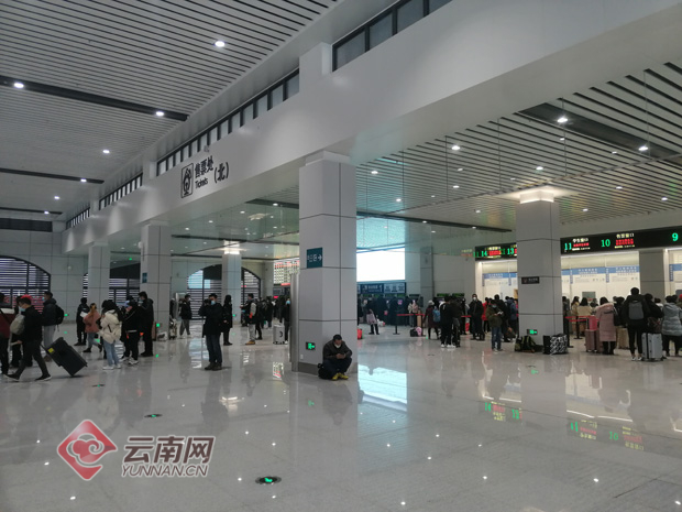 提质改造后的昆明站北广场 杨柳 摄