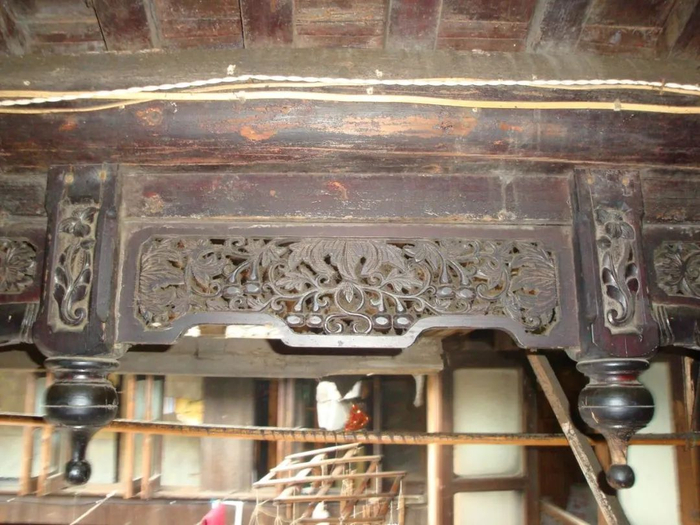 簇拥的枣子寓意“早生贵子”